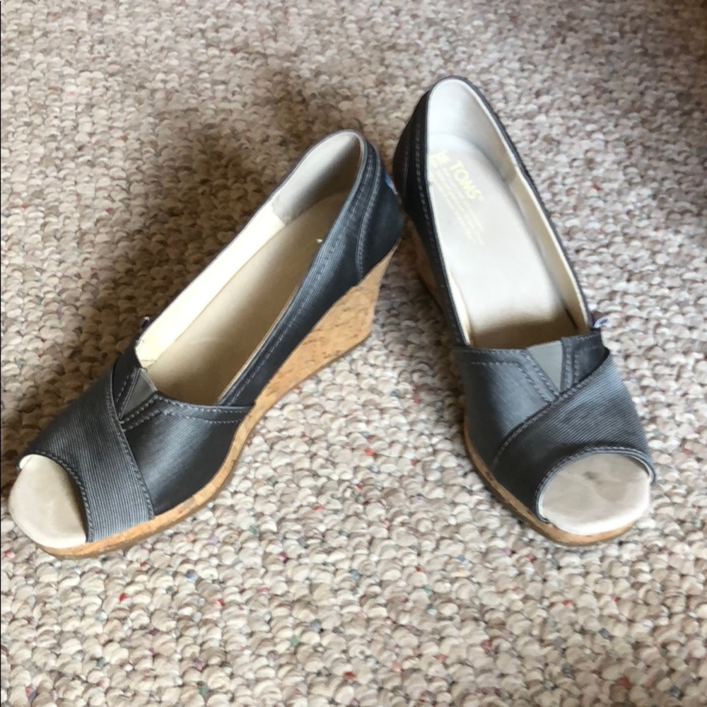 SOLD✔️ Toms Espadrilles in soft charcoal gray